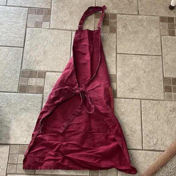 Apron - Picture 3 of 5